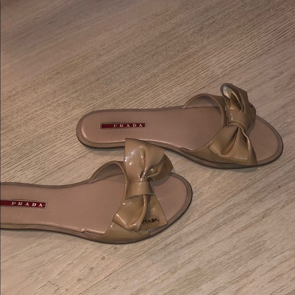 Nude Prada flip flops - Picture 3 of 5